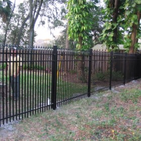 Installing Aluminum Fences Tampa
