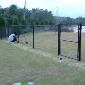 Tampa Residential Chain Link Fence Installers